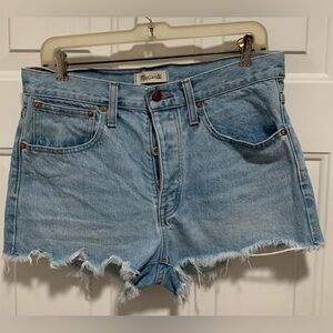 Madewell relaxed denim high rise shorts size 27 light wash button fly 100%cotton